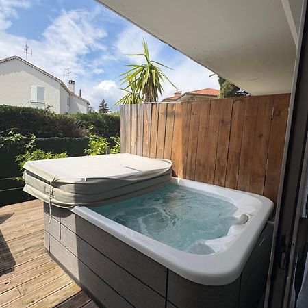 Hotel Sable Et Soleil - Port, Plage Et Jacuzzi Prive Fréjus Zewnętrze zdjęcie