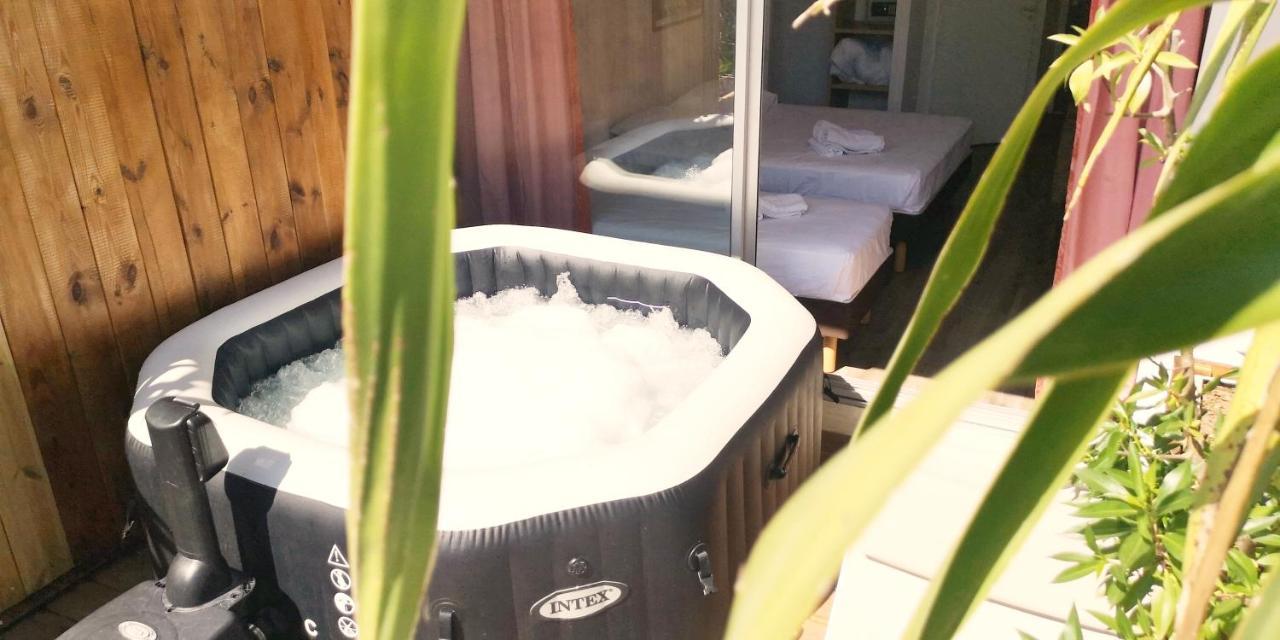 Hotel Sable Et Soleil - Port, Plage Et Jacuzzi Prive Fréjus Zewnętrze zdjęcie