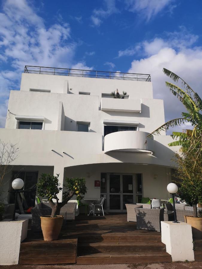 Hotel Sable Et Soleil - Port, Plage Et Jacuzzi Prive Fréjus Zewnętrze zdjęcie