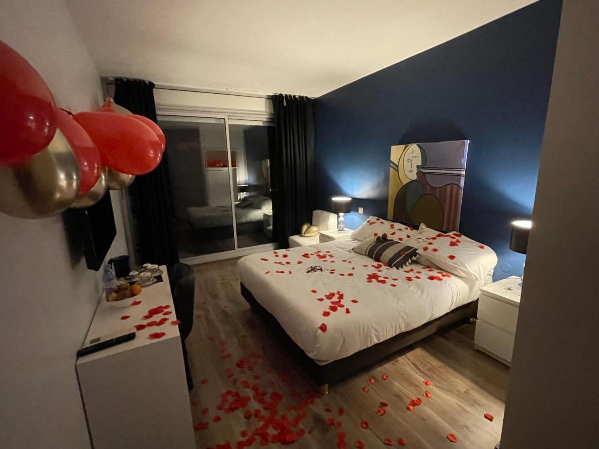 Hotel Sable Et Soleil - Port, Plage Et Jacuzzi Prive Fréjus Zewnętrze zdjęcie