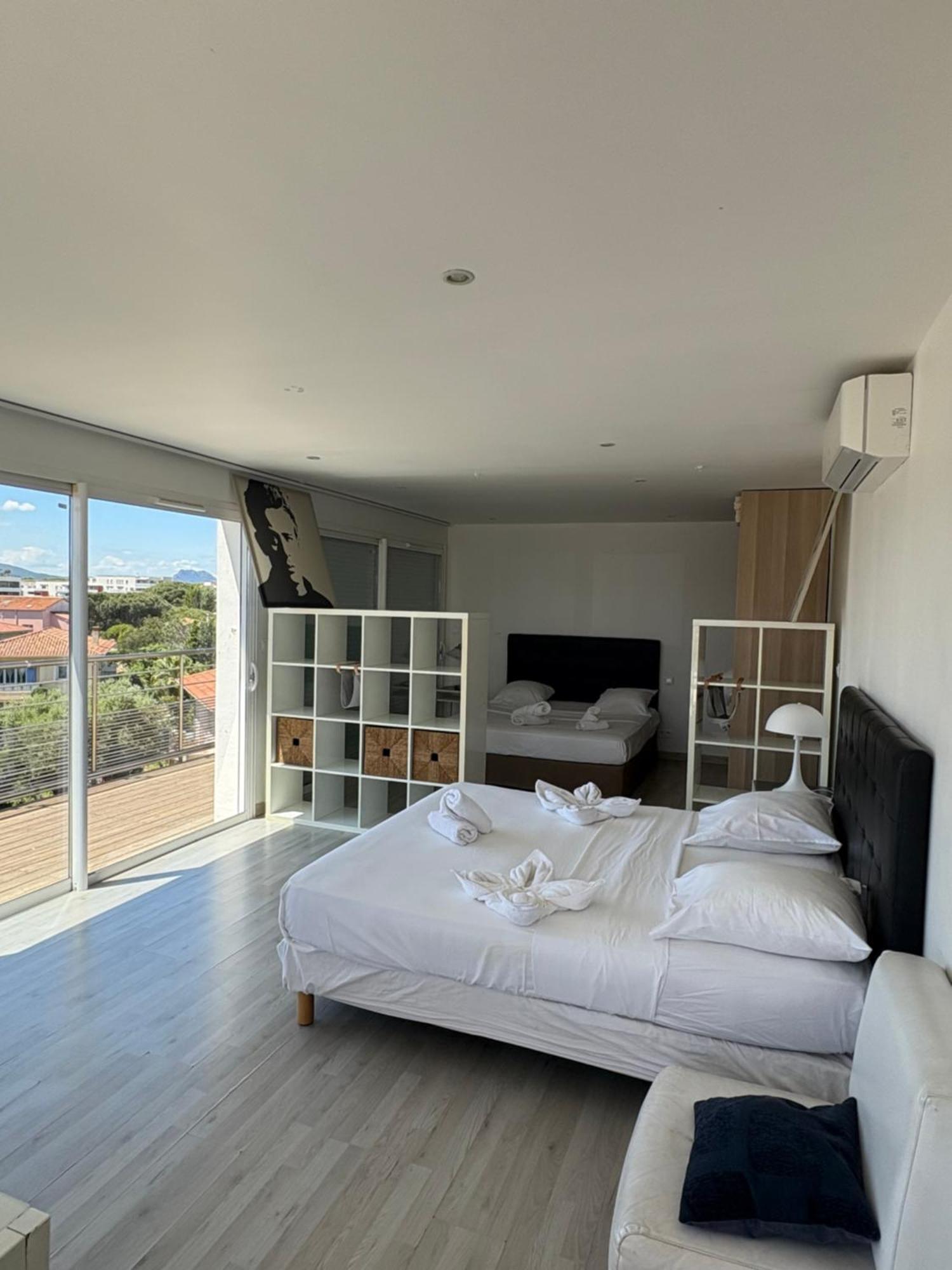 Hotel Sable Et Soleil - Port, Plage Et Jacuzzi Prive Fréjus Zewnętrze zdjęcie