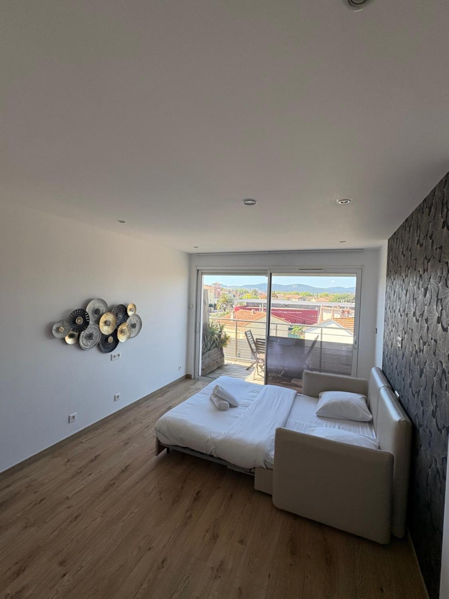Hotel Sable Et Soleil - Port, Plage Et Jacuzzi Prive Fréjus Zewnętrze zdjęcie