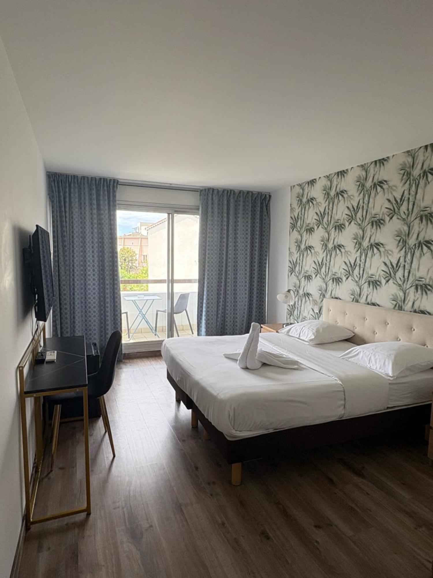 Hotel Sable Et Soleil - Port, Plage Et Jacuzzi Prive Fréjus Zewnętrze zdjęcie