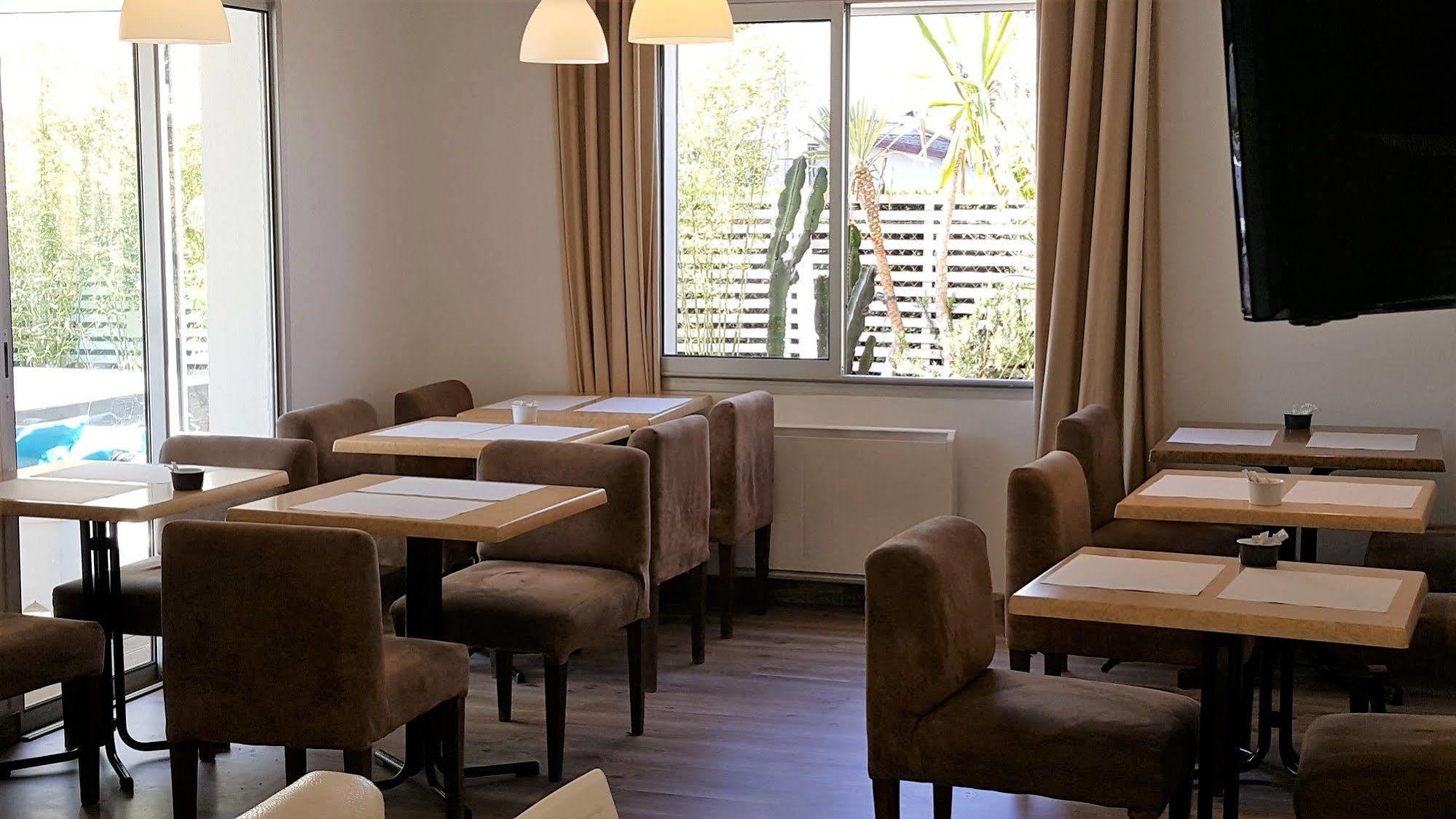 Hotel Sable Et Soleil - Port, Plage Et Jacuzzi Prive Fréjus Zewnętrze zdjęcie