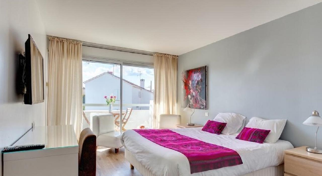 Hotel Sable Et Soleil - Port, Plage Et Jacuzzi Prive Fréjus Zewnętrze zdjęcie